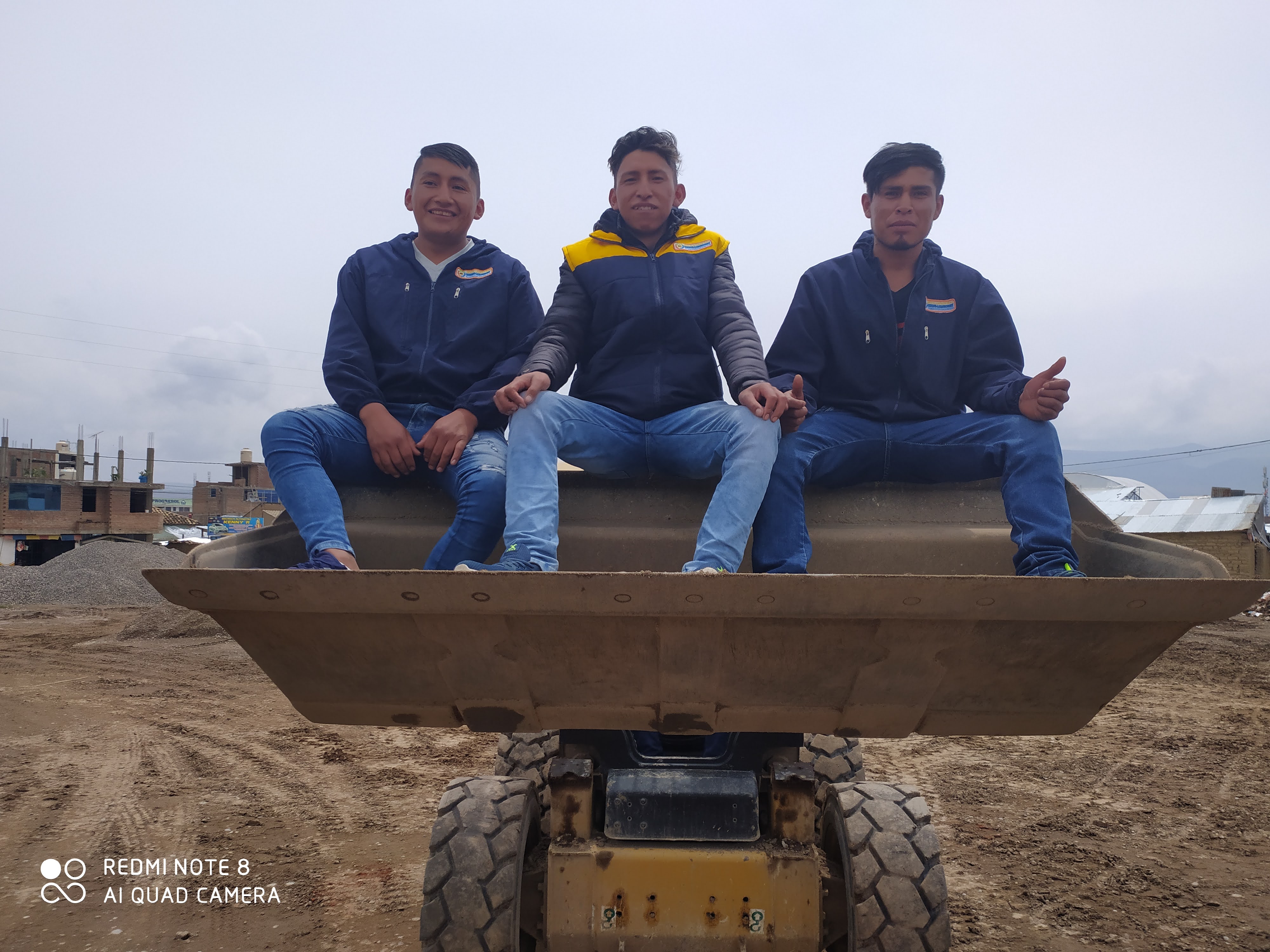Alumnos y maquinaria de la escuela, fotografía 7